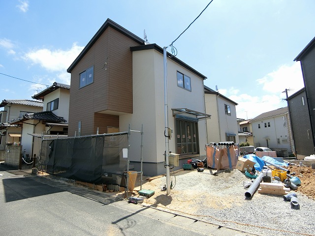 お庭と駐車場が完成しました 新築戸建てブルーム ハッピーハウスブログ お庭と駐車場が完成しました 新築戸建てブルーム ハッピーハウスブログ