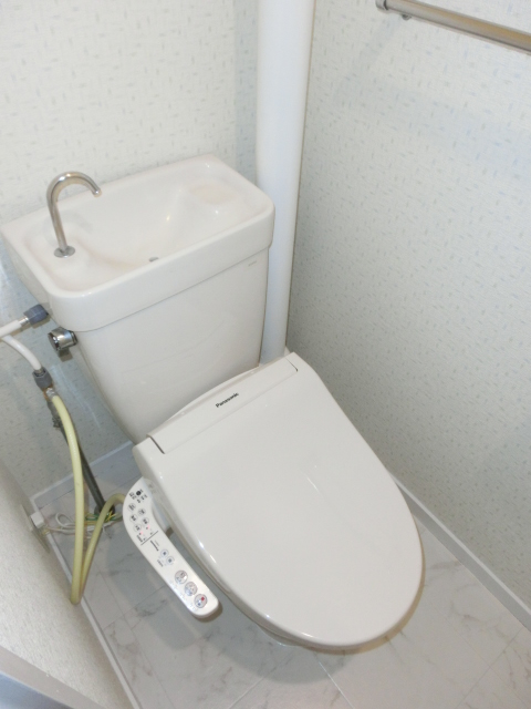 三田アーバンハウス / 302号室 トイレ