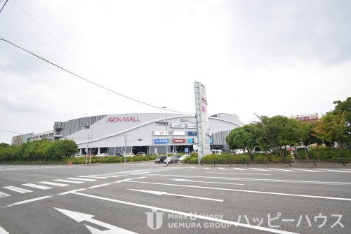 朝倉街道駅に隣接しているスーパーです。