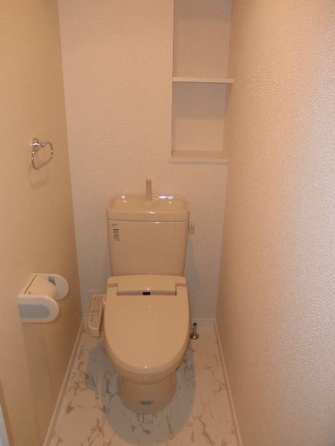 ボンヌ・シャンス / A-202号室 トイレ