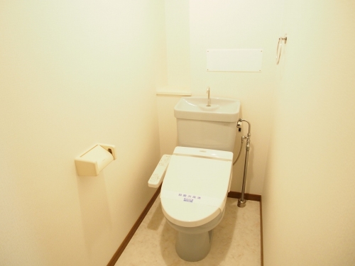 クレール東大利Ｂ / 302号室 トイレ