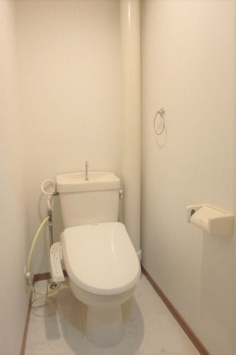 アネモス春日原 / 401号室 トイレ