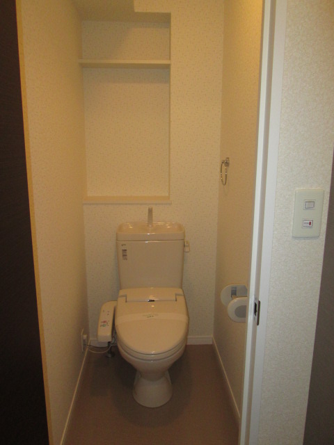 イーストパル博多Ⅱ / 402号室 トイレ