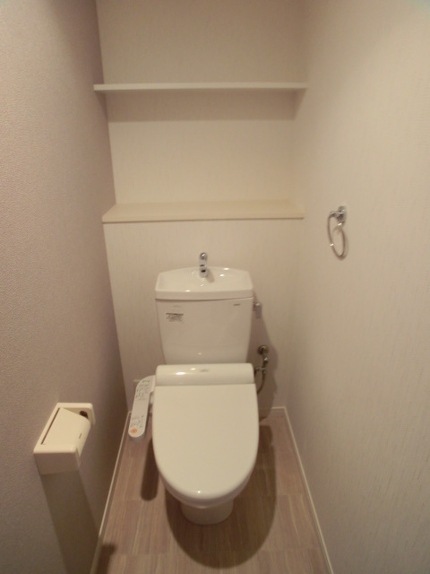 コンフォート・レジデンス / 403号室 トイレ