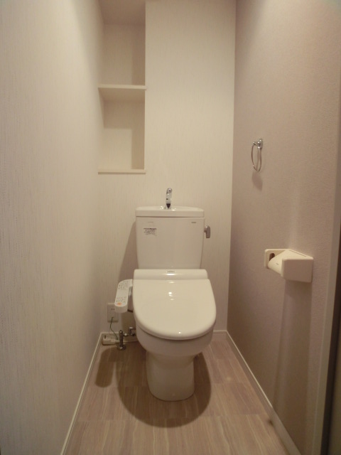 コンフォート・レジデンス / 301号室 トイレ