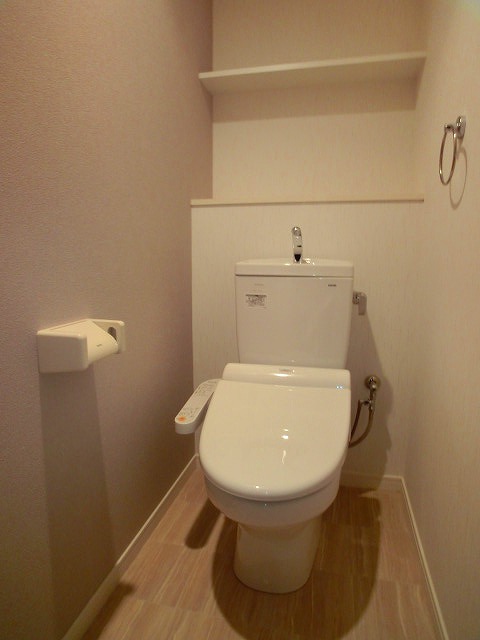 コンフォート・レジデンス / 703号室 トイレ