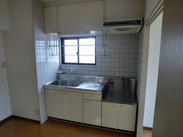 ドミール平尾 / 303号室 キッチン