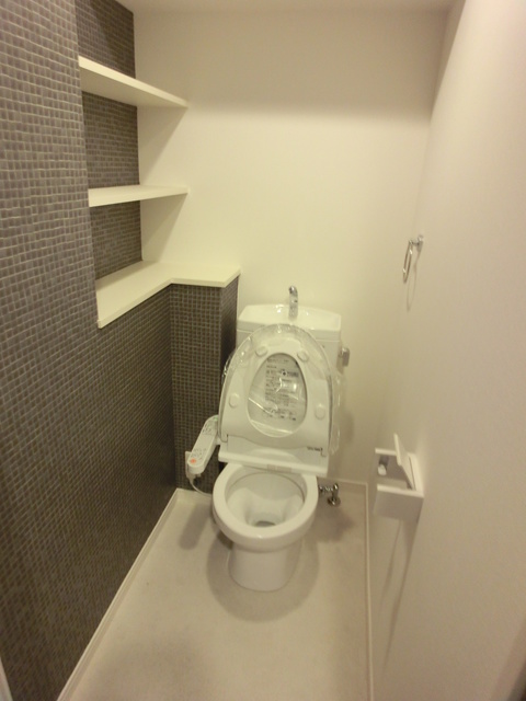 ユーケーアベニュー / 403号室 トイレ